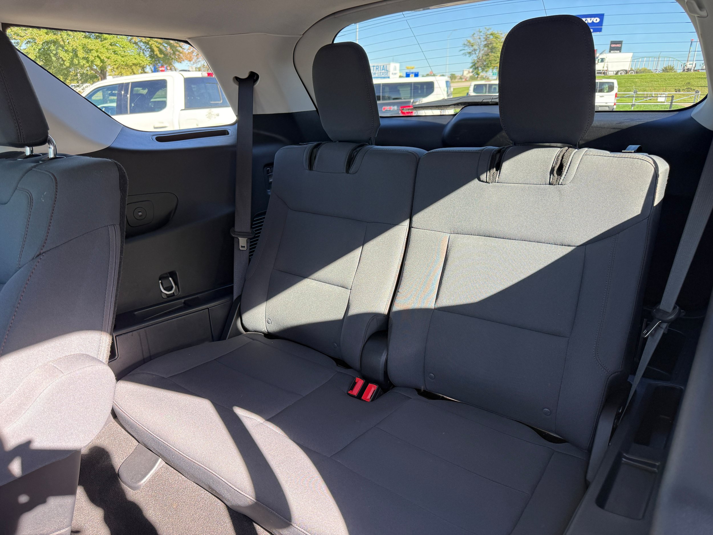 Used 2025 Ford Explorer Active AWD/4WD image 26