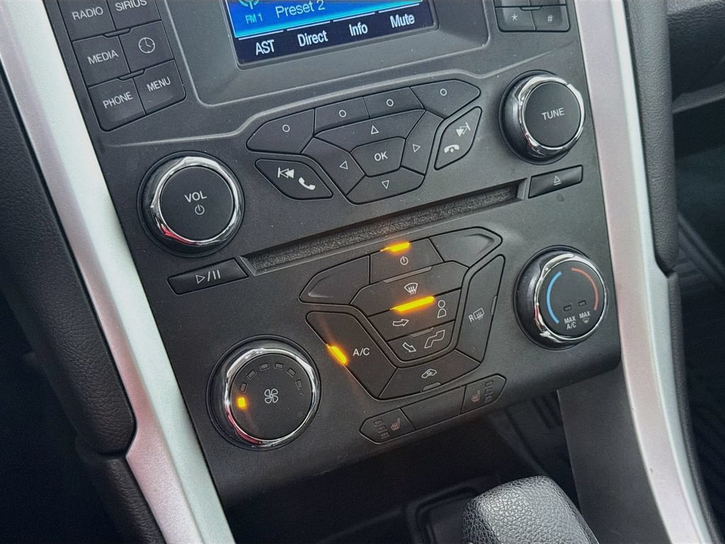 Used 2016 Ford Fusion SE w/ Equipment Group 201A FWD image 14