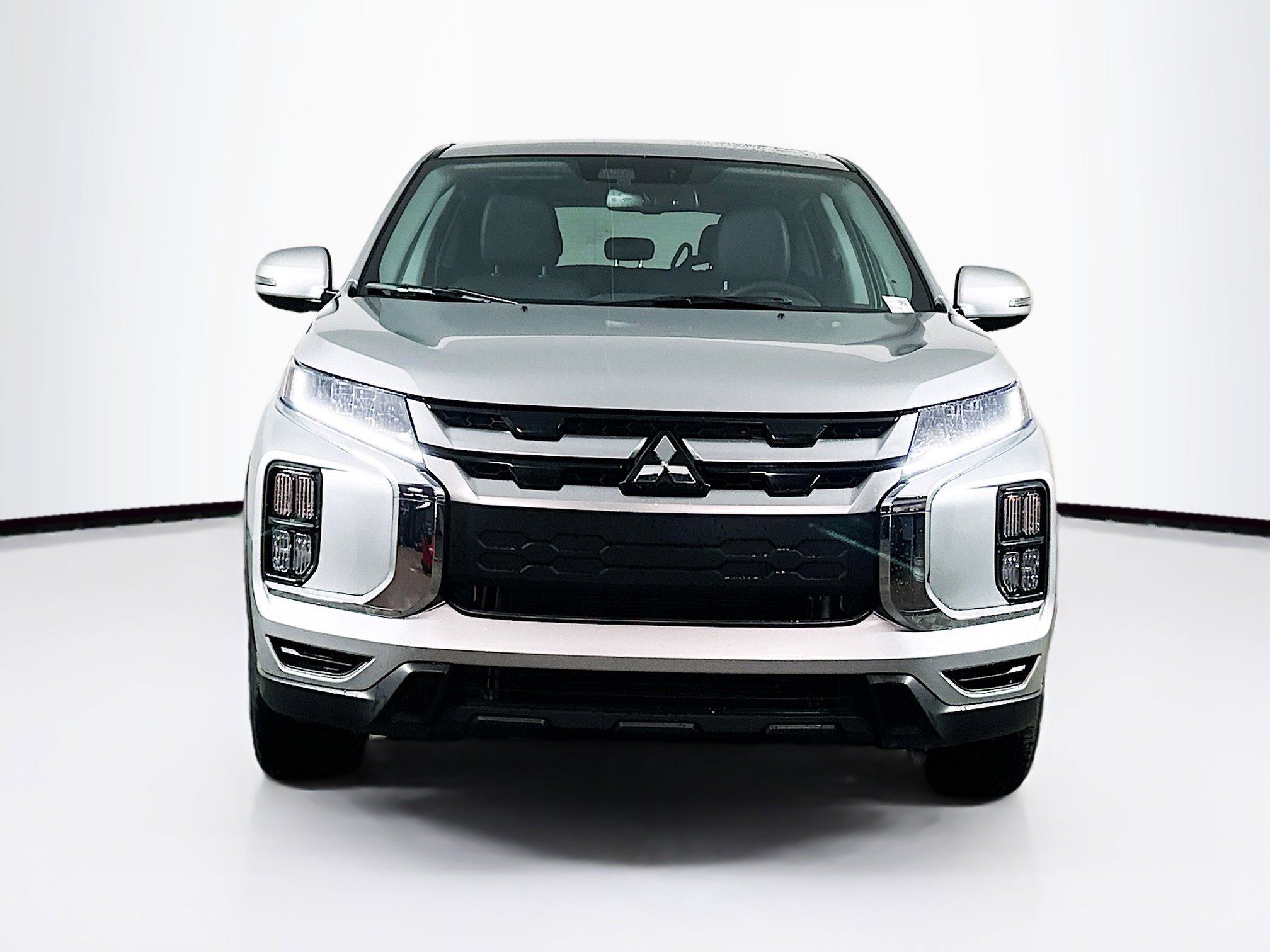 Used 2025 Mitsubishi Outlander Sport SE image 2