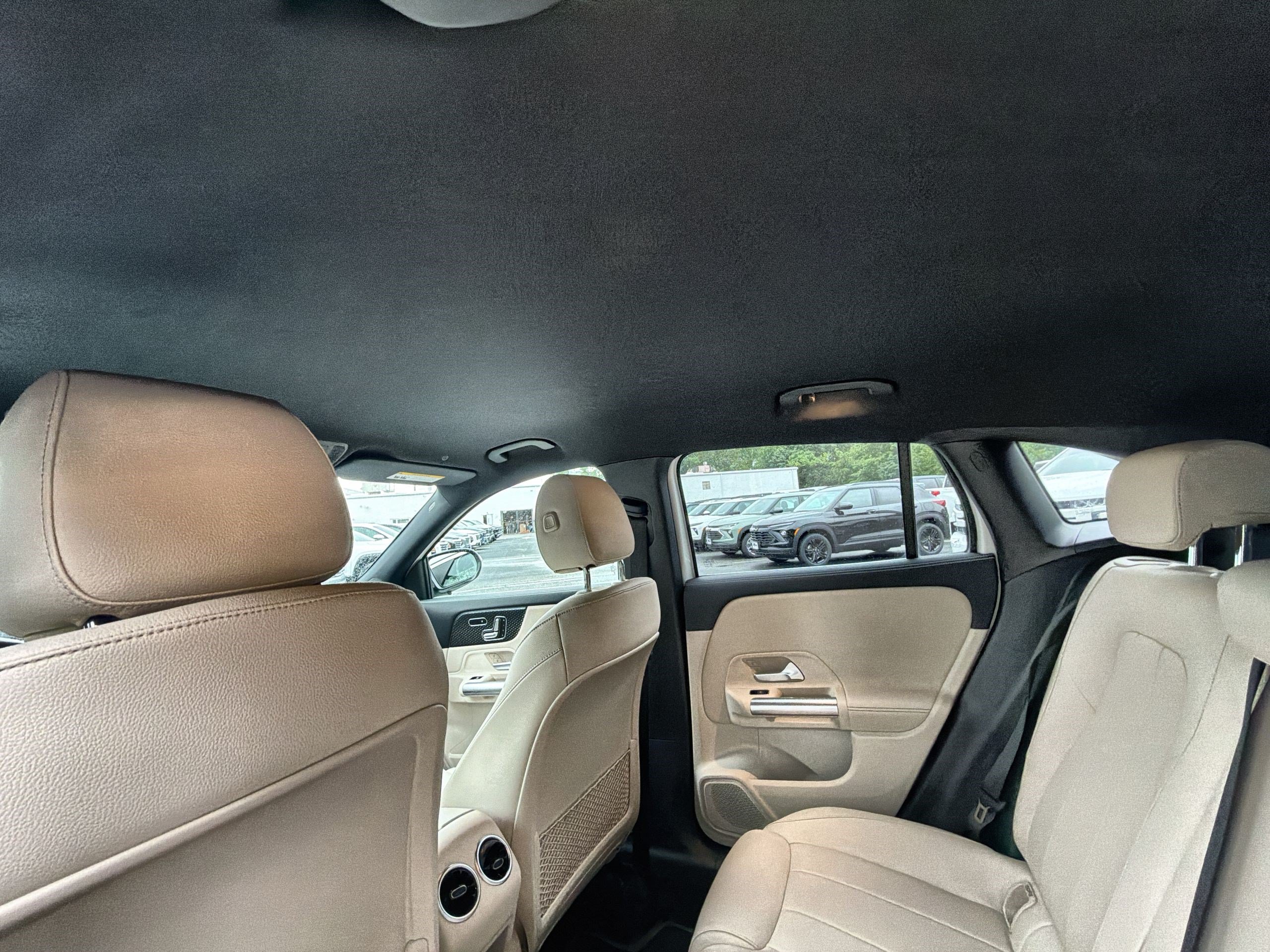 Used 2025 Mercedes-Benz GLA 250 4MATIC w/ Winter Package image 19