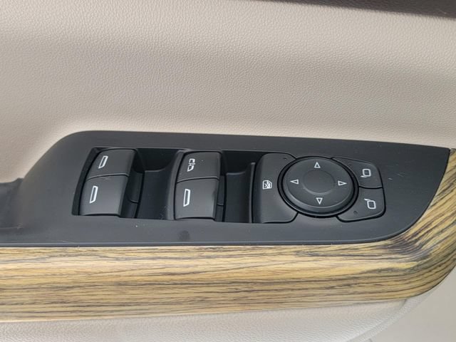 Used 2018 GMC Acadia Denali w/ Technology Package AWD/4WD image 32