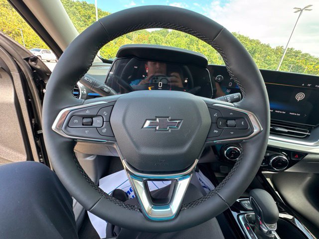 New 2026 Chevrolet Trax LT w/ Sunroof Package FWD image 13