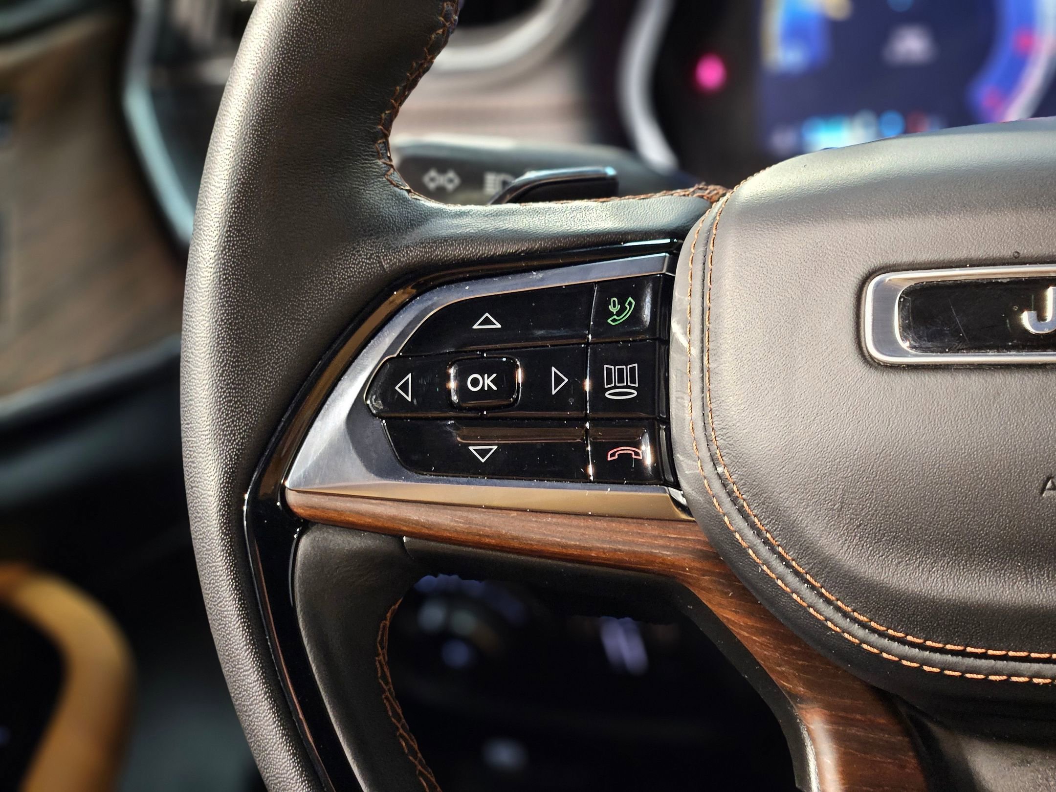 Used 2024 Jeep Grand Cherokee L Summit image 29