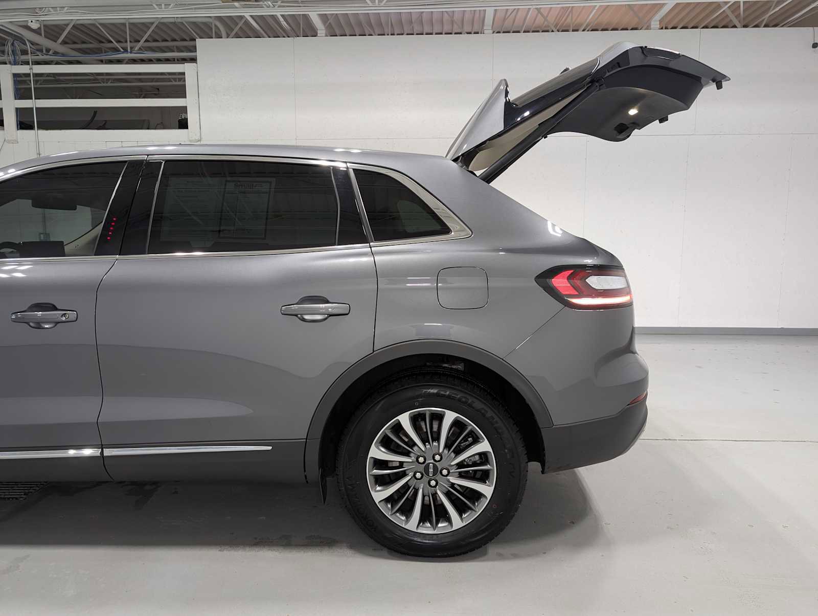 Certified 2023 Lincoln Nautilus AWD w/ Premium Package image 11