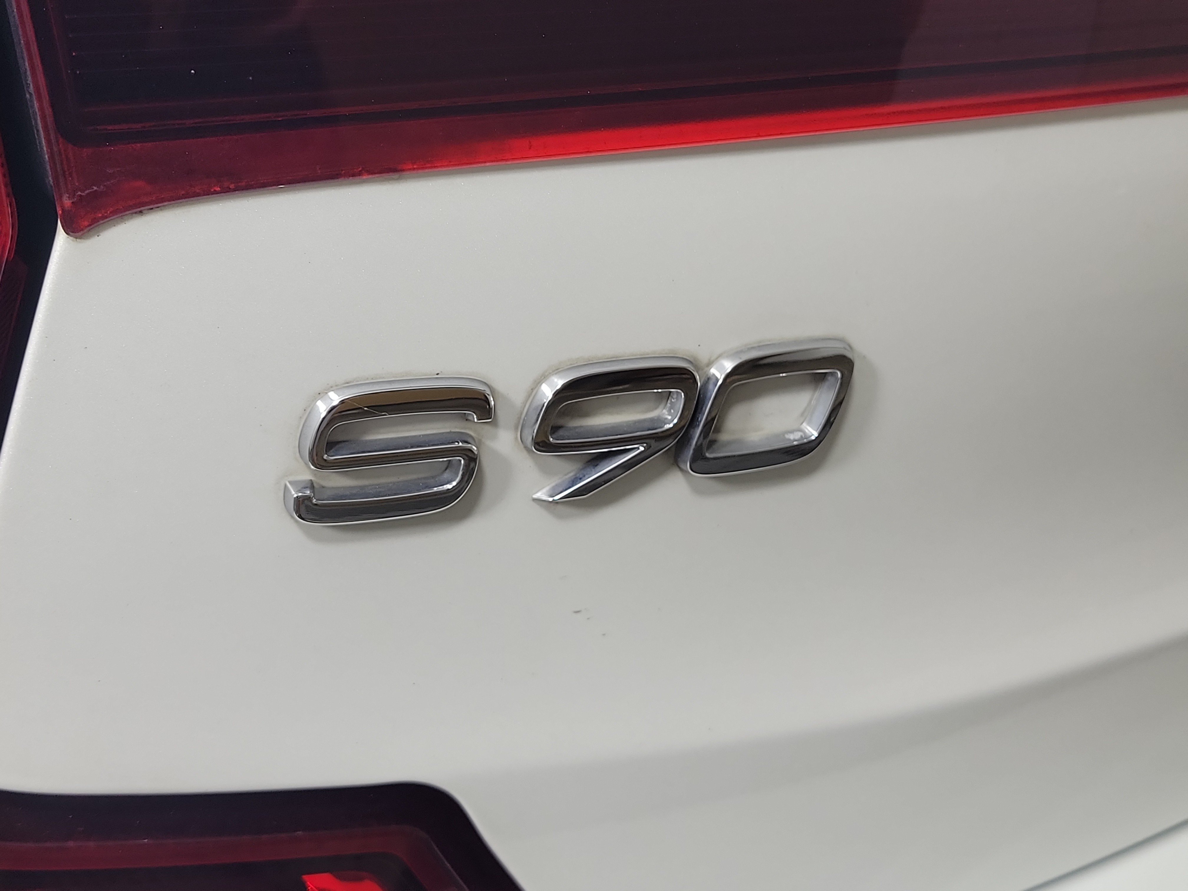 Used 2018 Volvo S90 T5 Momentum w/ Momentum Plus Package AWD/4WD image 24
