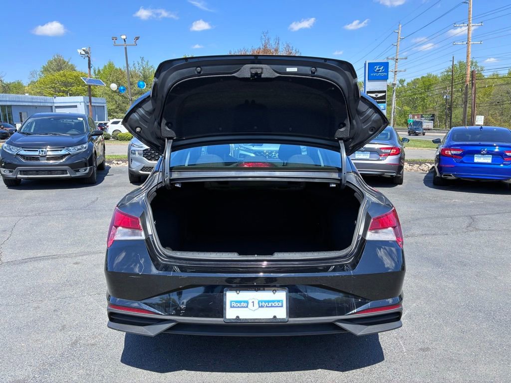 Used 2023 Hyundai Elantra SEL w/ Convenience Package FWD image 11