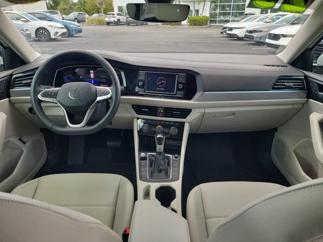 Certified 2023 Volkswagen Jetta SE FWD image 2
