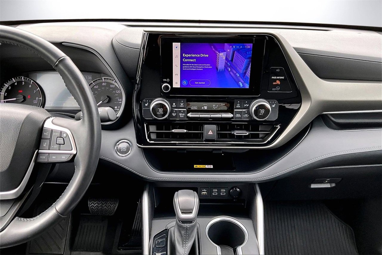 Used 2023 Toyota Highlander L image 11