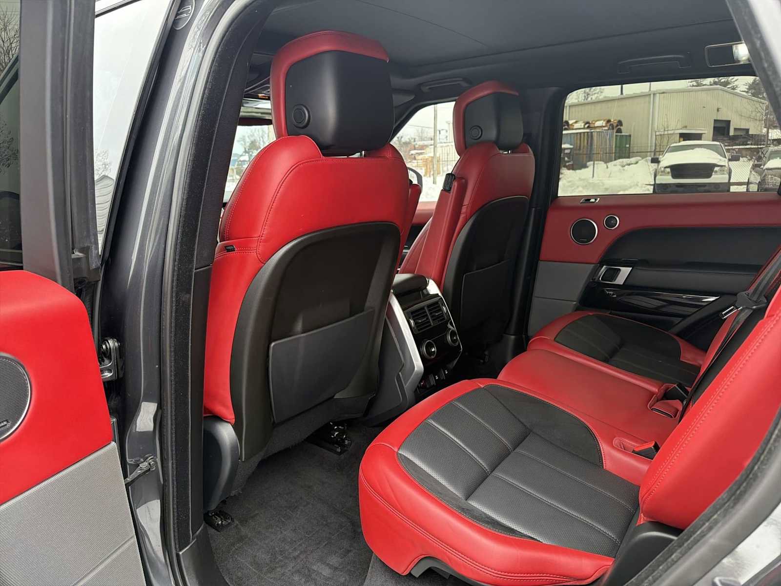 Used 2020 Land Rover Range Rover Sport HST image 12