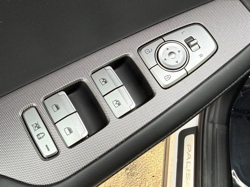 Used 2021 Hyundai Palisade Limited image 15