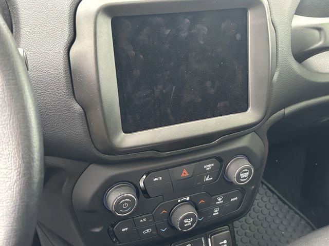 Used 2023 Jeep Renegade Latitude w/ Sun/Sound Group image 6