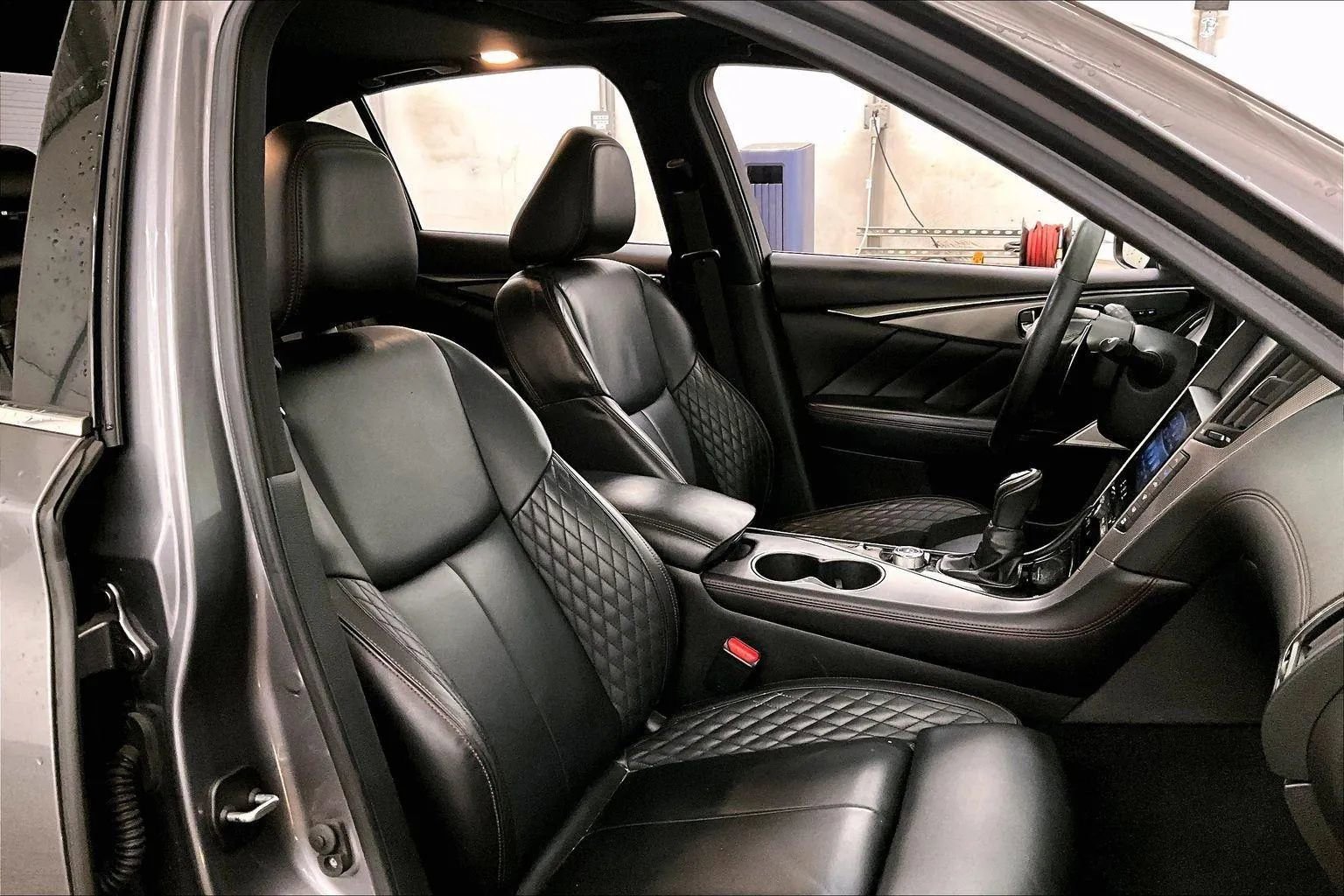 Used 2018 INFINITI Q50 Red Sport 400 w/ Sensory Package (Sport) image 8