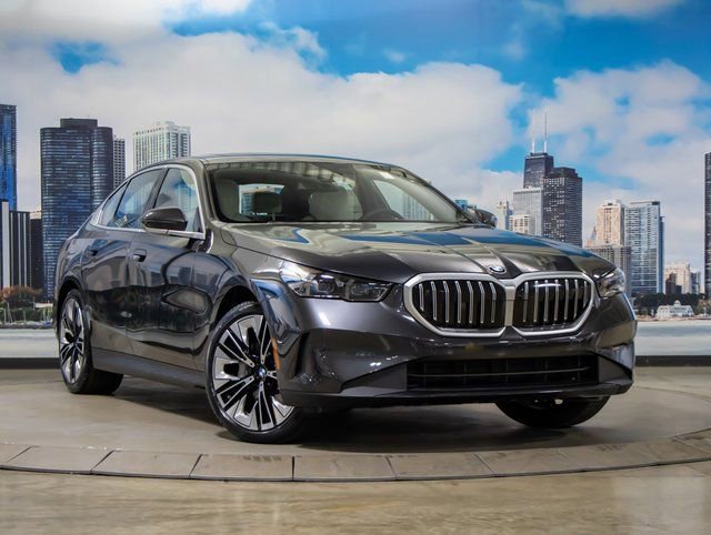 Used 2026 BMW 530i xDrive image 1