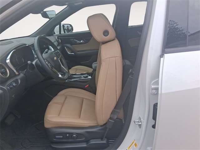 Used 2025 Chevrolet Blazer Premier w/ Driver Confidence II Package image 9