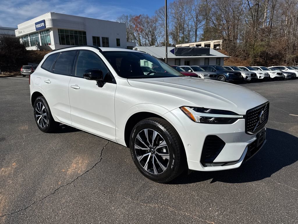 Certified 2025 Volvo XC60 B5 Plus image 9