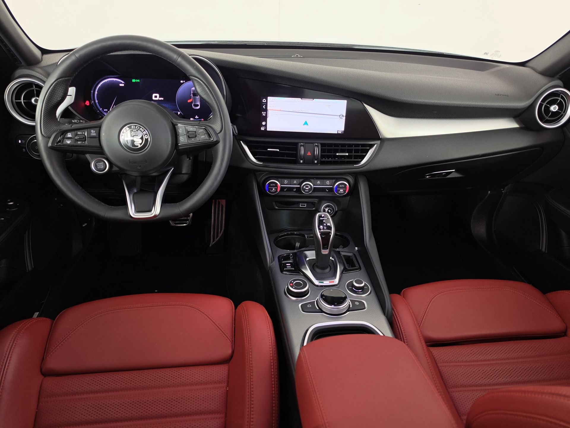 Used 2025 Alfa Romeo Giulia w/ Veloce Package Rwd image 34