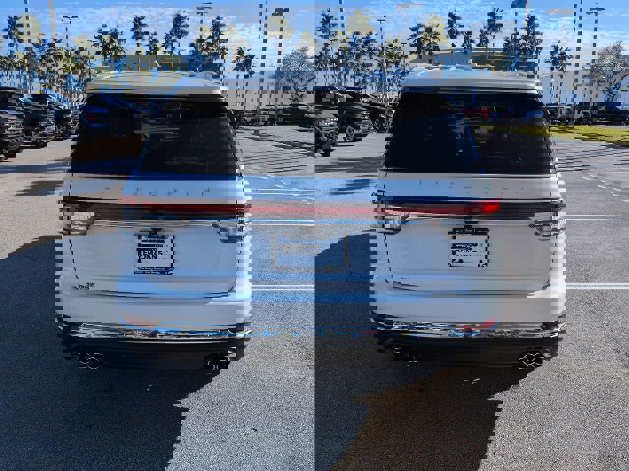 Certified 2022 Lincoln Aviator Reserve w/ Equipment Group 201A image 5