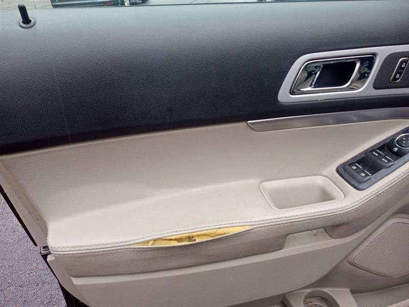 Used 2012 Ford Explorer XLT FWD image 4