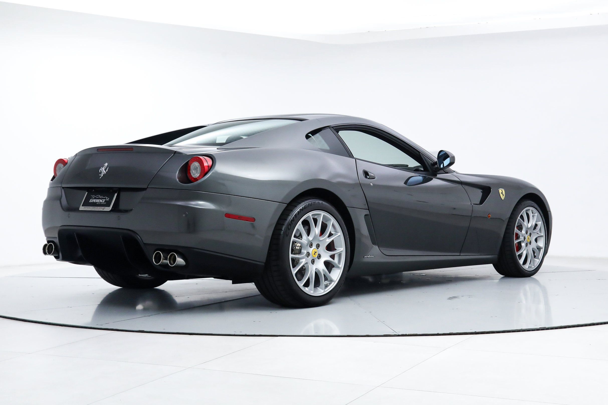 Used 2009 Ferrari 599 GTB Fiorano RWD image 3