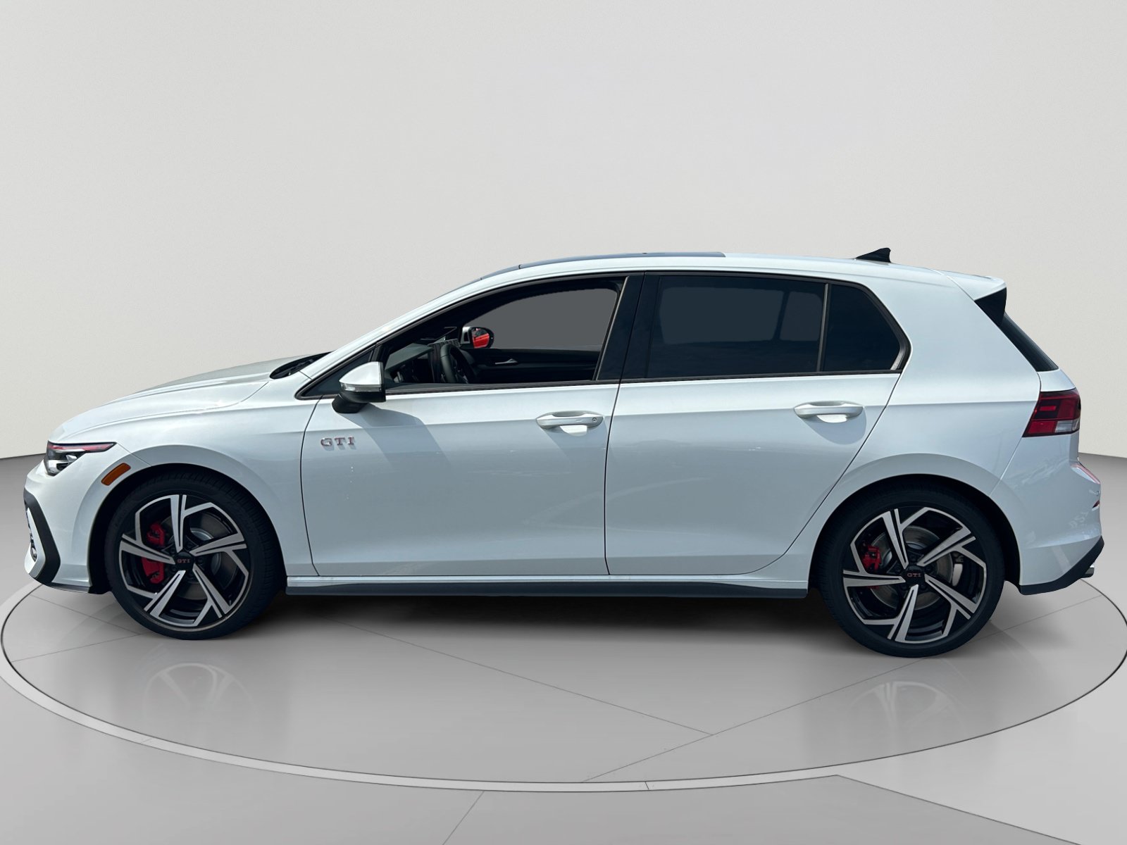 New 2026 Volkswagen Golf SE FWD image 2