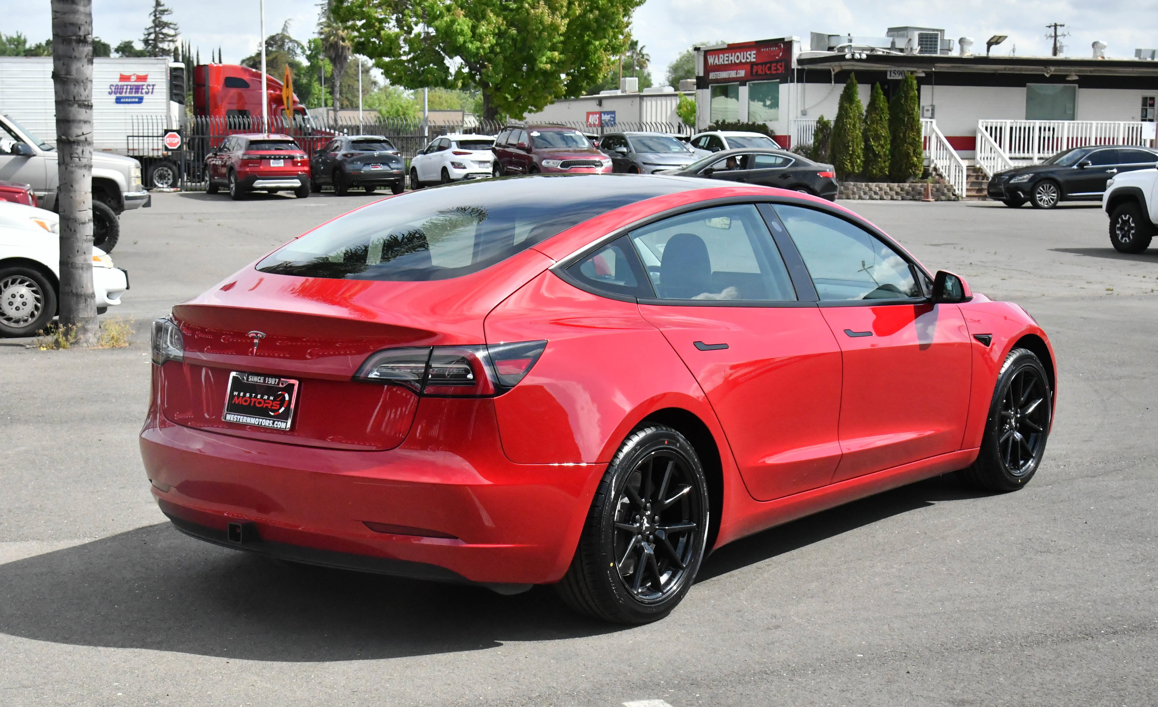 Used 2021 Tesla Model 3 Standard Range Plus image 8