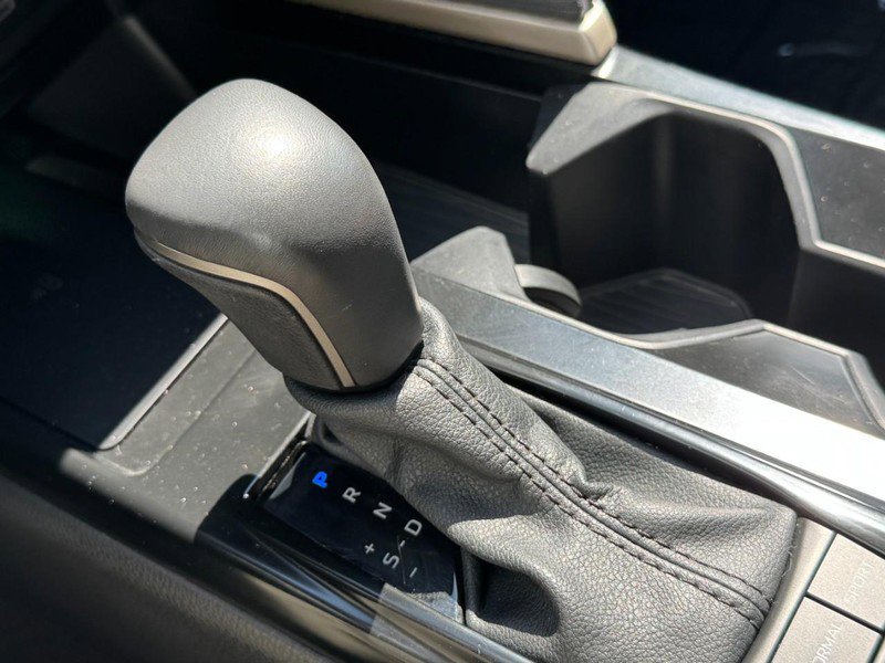 Certified 2025 Toyota Camry Hybrid image 19