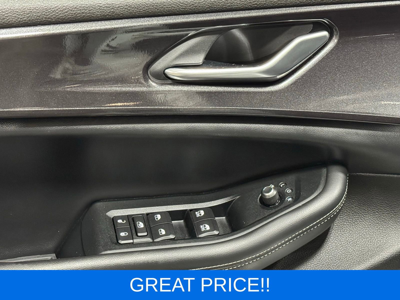 Used 2023 Jeep Grand Cherokee Altitude image 13