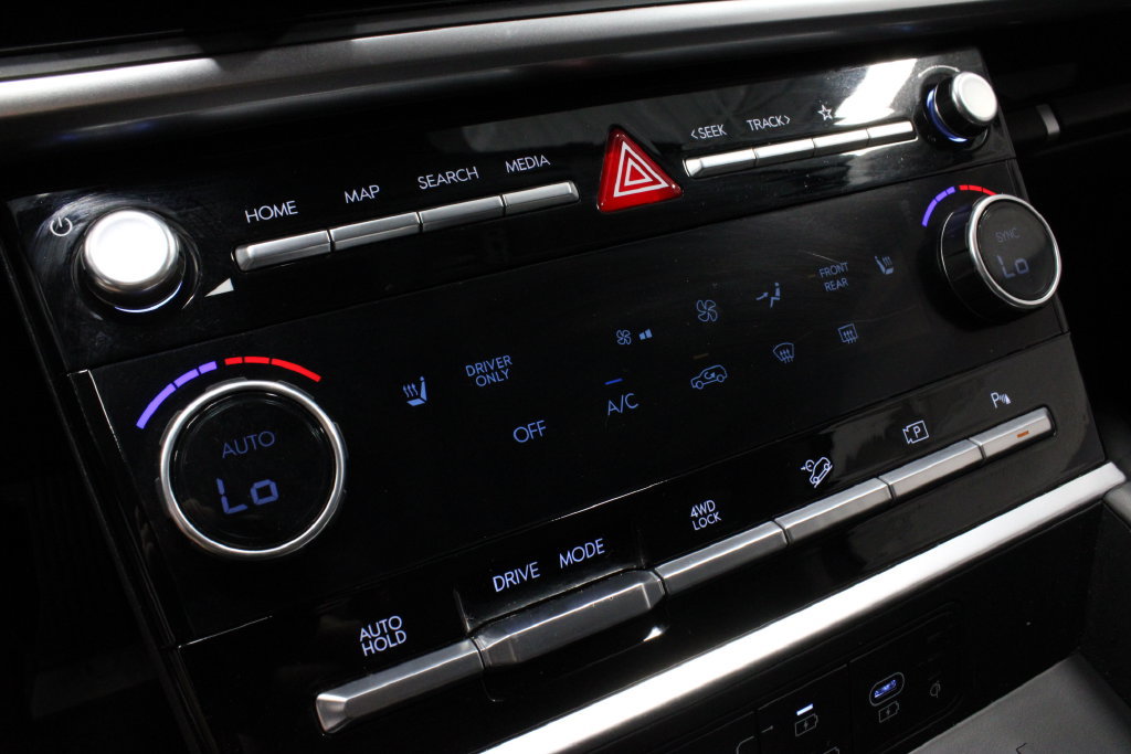 Used 2025 Hyundai Santa Fe SEL AWD/4WD image 30