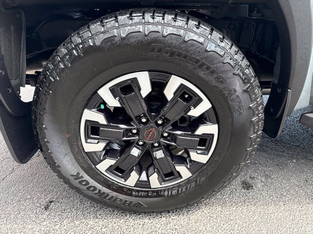 Used 2024 Nissan Frontier PRO-4X w/ Technology Package AWD/4WD image 10