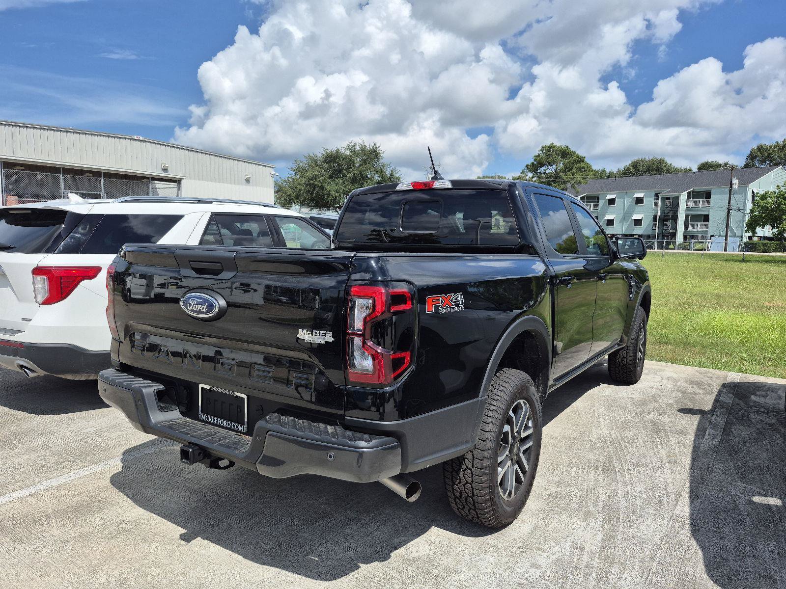 Used 2026 Ford Ranger Lariat w/ FX4 Off-Road Package AWD/4WD image 3