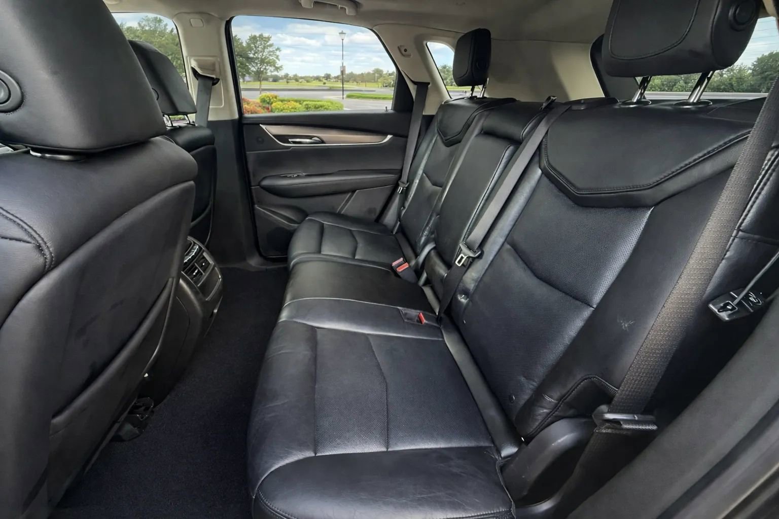 Used 2017 Cadillac XT5 Premium Luxury w/ Driver Assist Package image 11