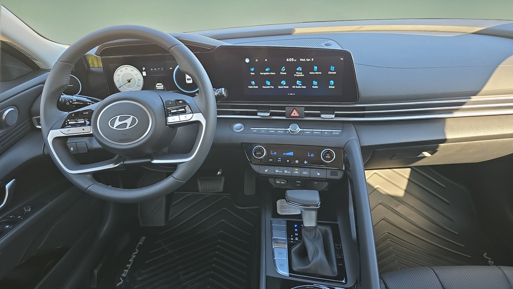 New 2026 Hyundai Elantra Limited FWD image 18
