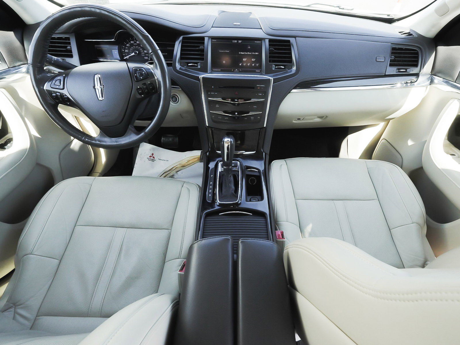 Used 2013 Lincoln MKS AWD image 37