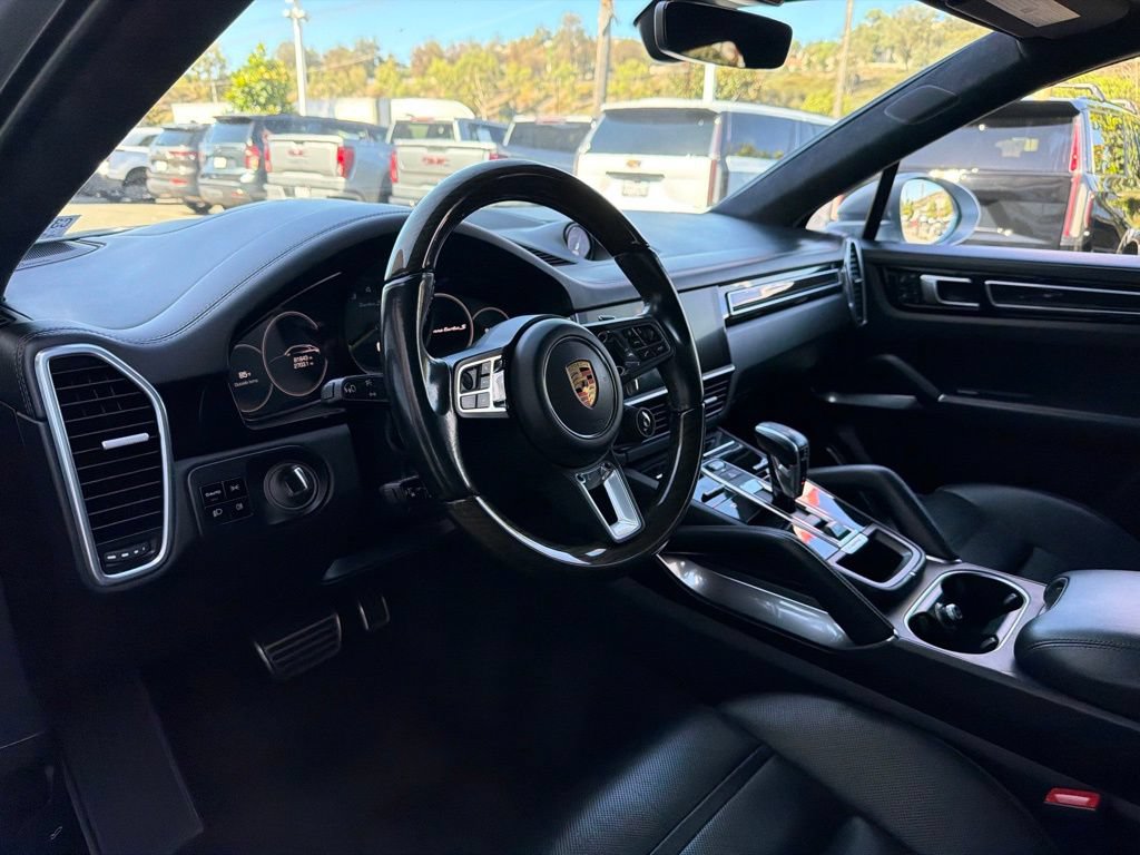 Used 2020 Porsche Cayenne Turbo S AWD/4WD image 5