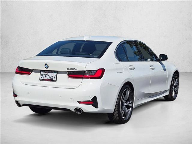 Used 2021 BMW 330e w/ Premium Package RWD image 5