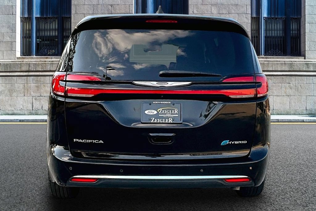Used 2024 Chrysler Pacifica Limited FWD image 4