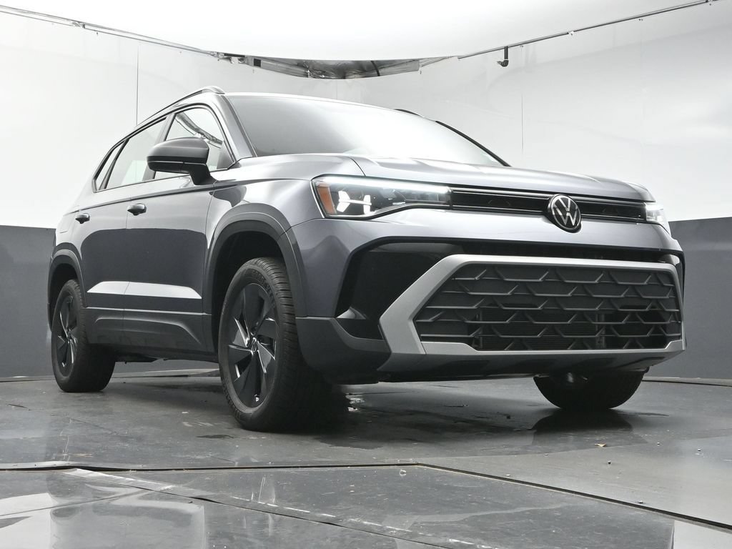 Used 2025 Volkswagen Taos SE FWD image 34