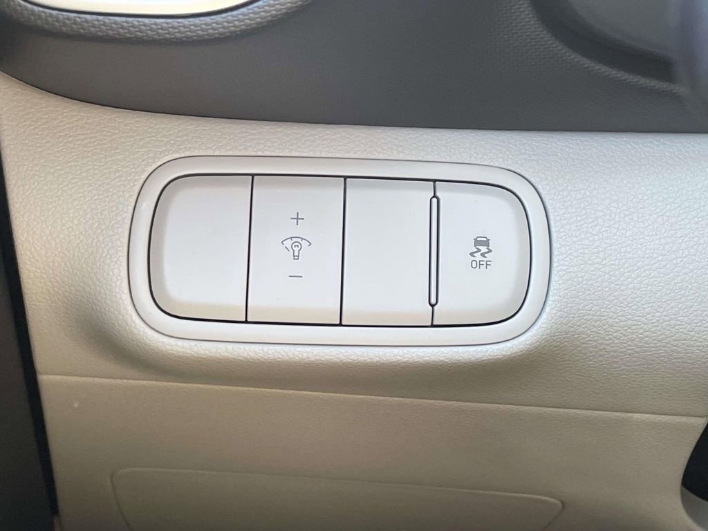 New 2026 Hyundai Venue SEL FWD image 18