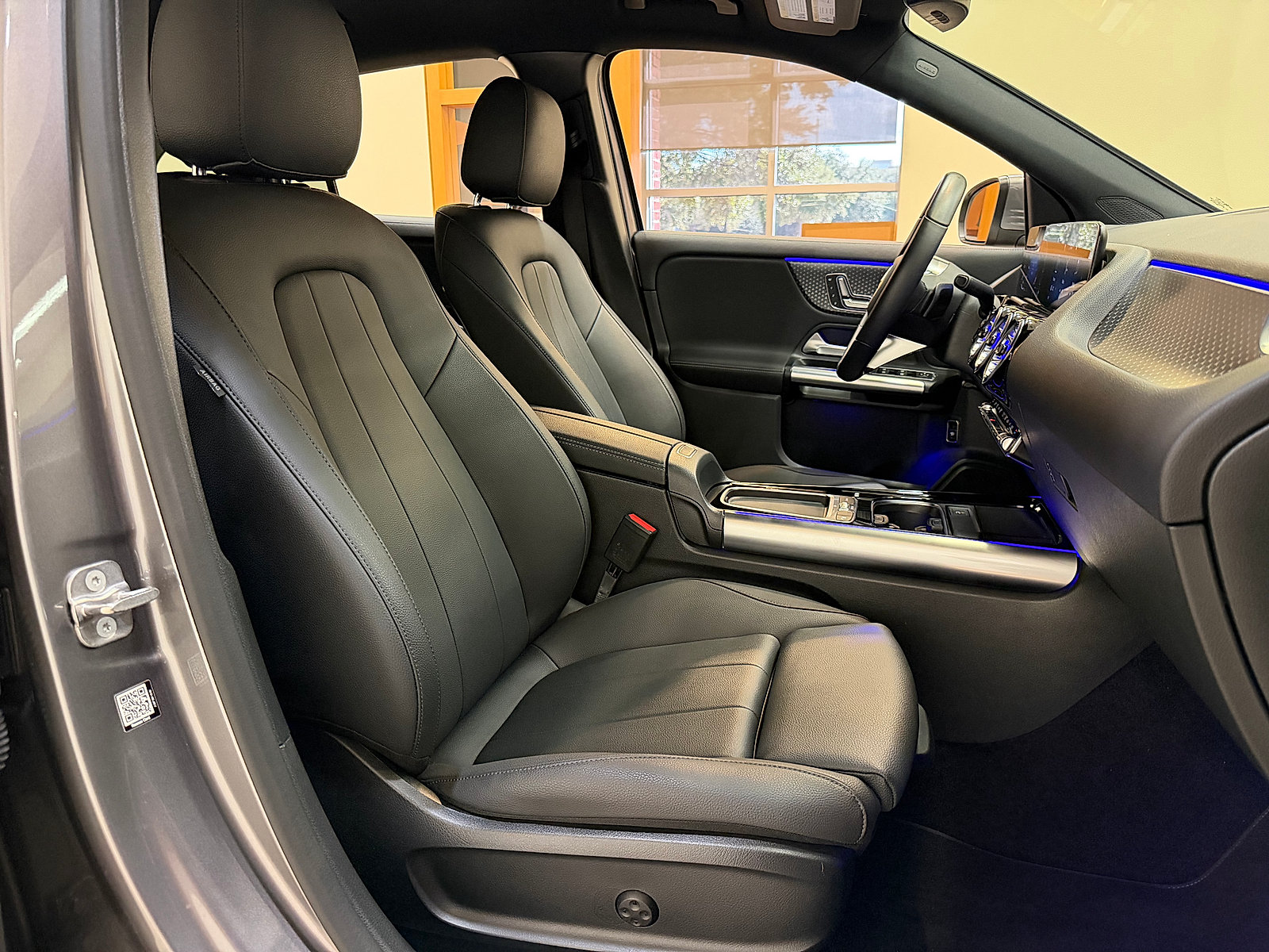 Used 2025 Mercedes-Benz GLA 250 image 12