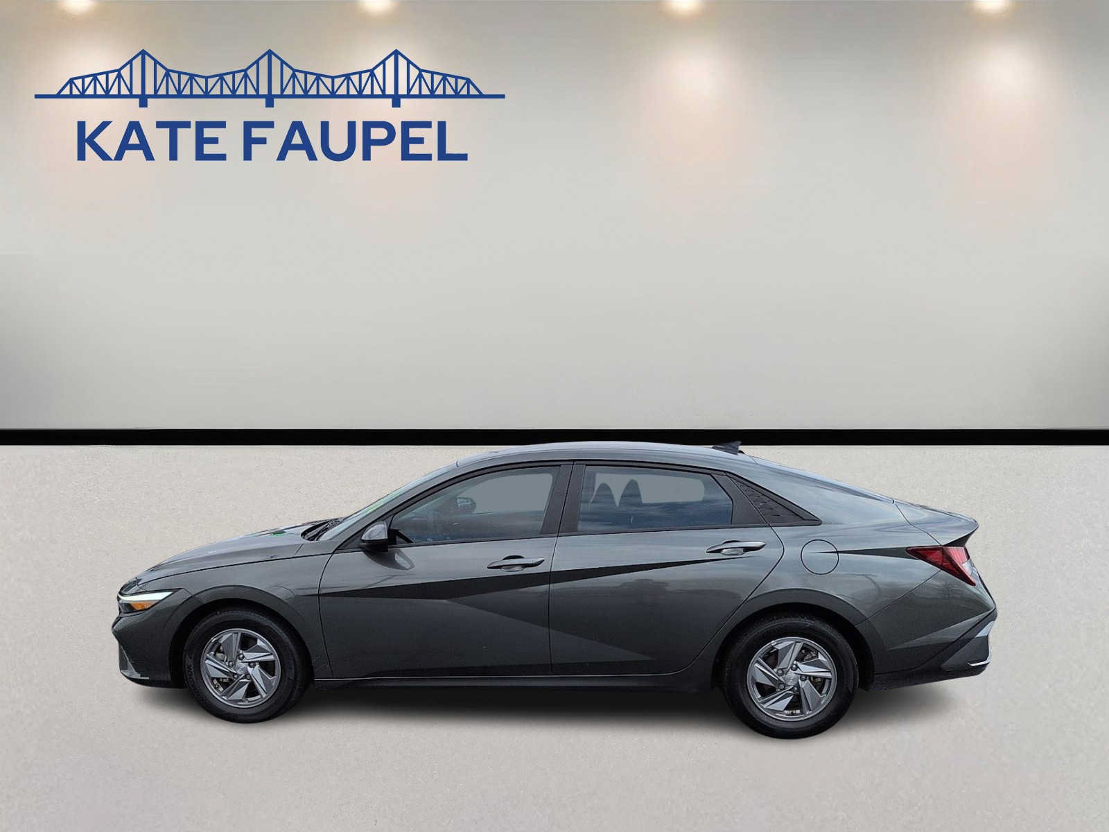Used 2024 Hyundai Elantra SE FWD image 4