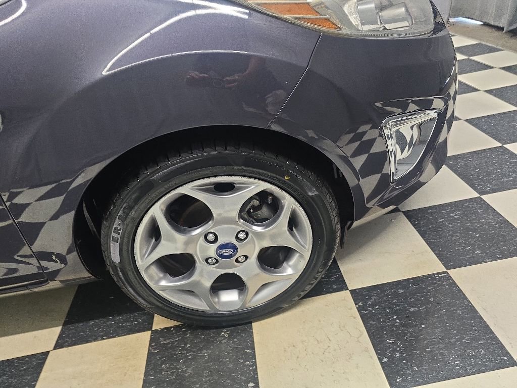 Used 2012 Ford Fiesta SEL FWD image 4