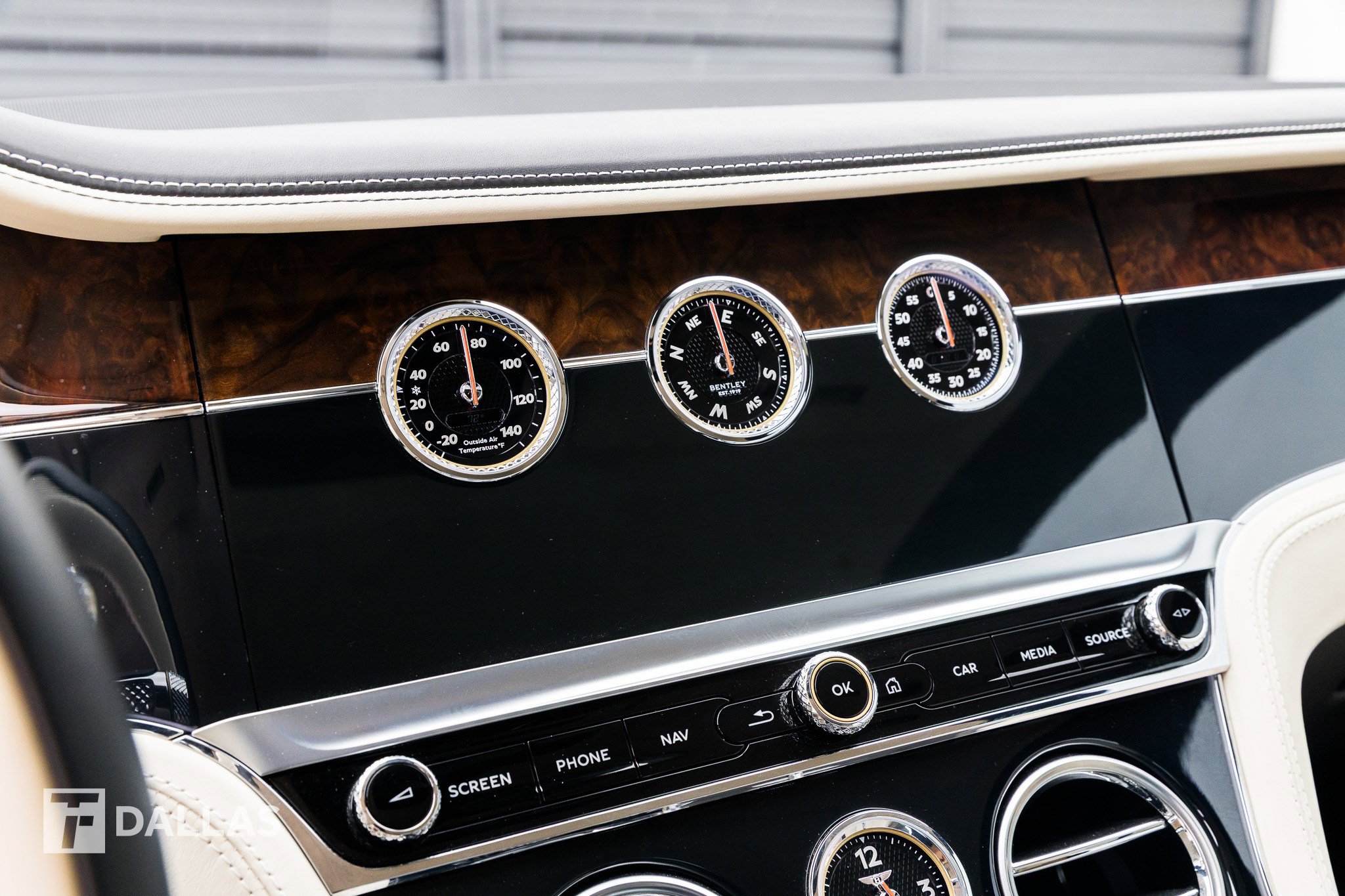 Used 2022 Bentley Continental GT image 25