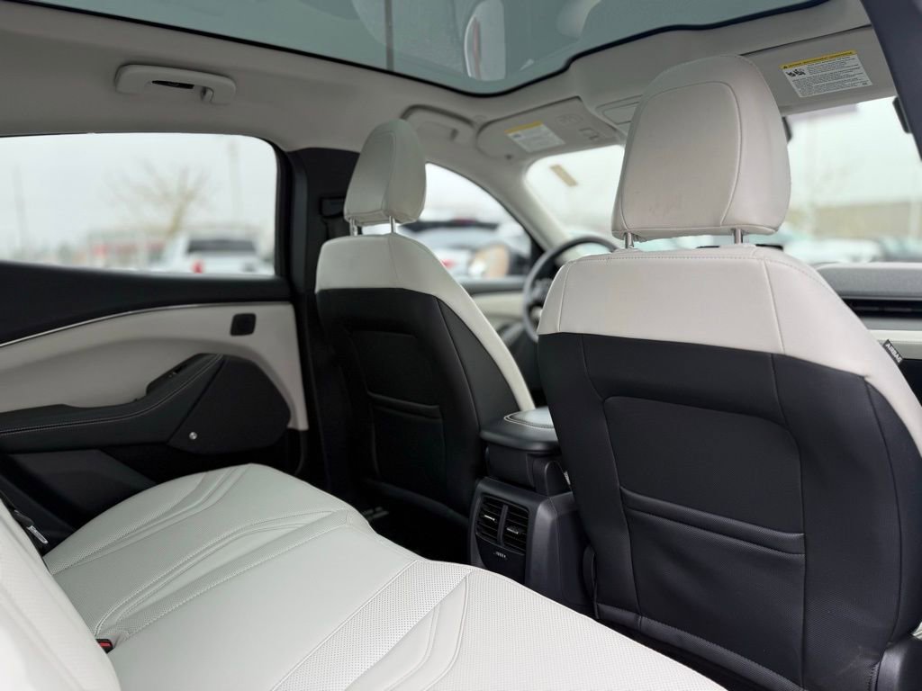 Used 2021 Ford Mustang Mach-E Premium image 19