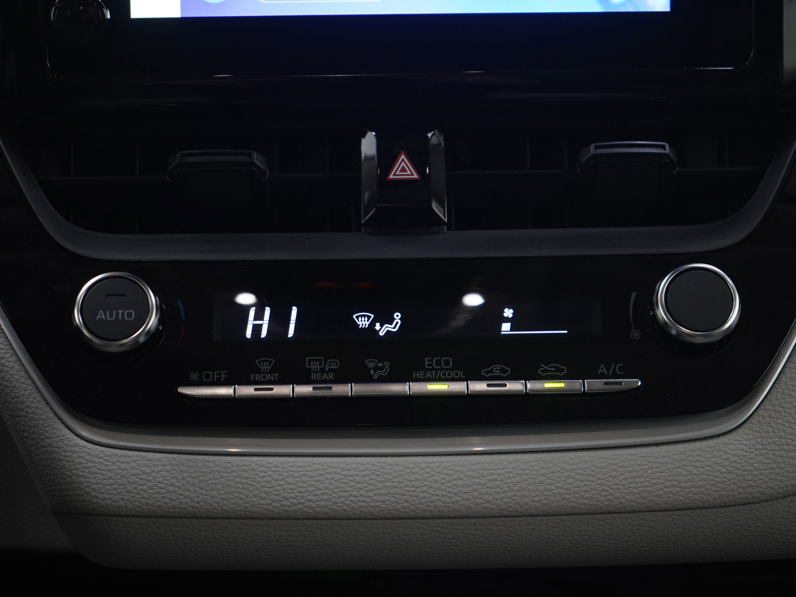 Used 2025 Toyota Corolla LE image 16