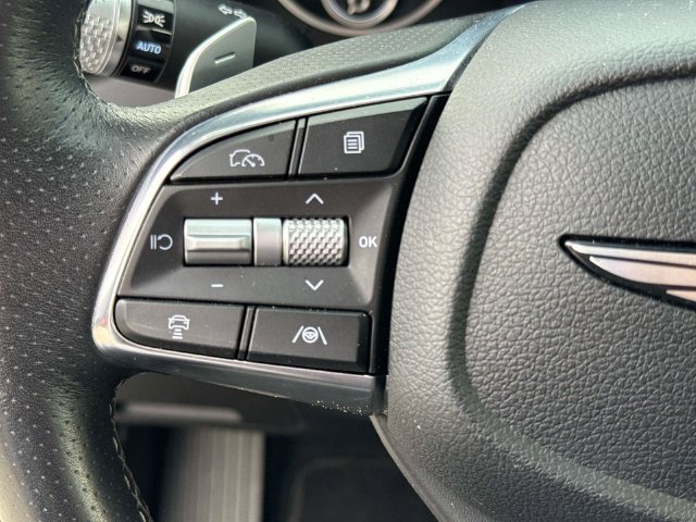 Used 2025 Genesis G70 2.5T RWD image 25