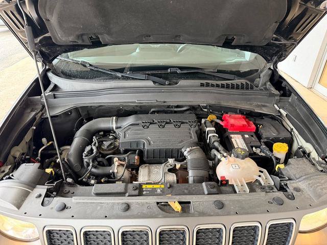 Used 2021 Jeep Renegade Limited w/ Sun & Sound Group AWD/4WD image 4