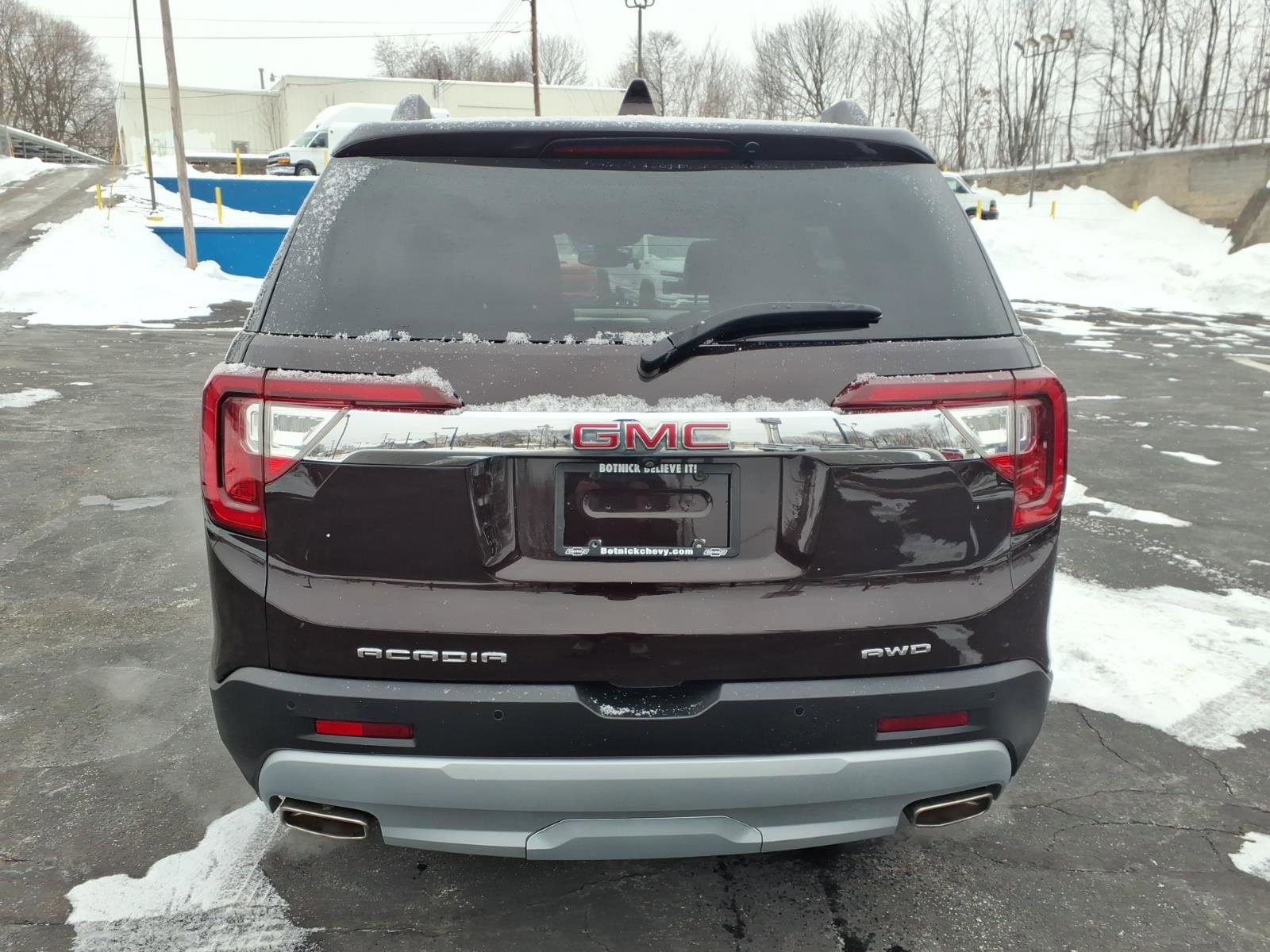 Used 2020 GMC Acadia SLT w/ Driver Alert Package II image 4