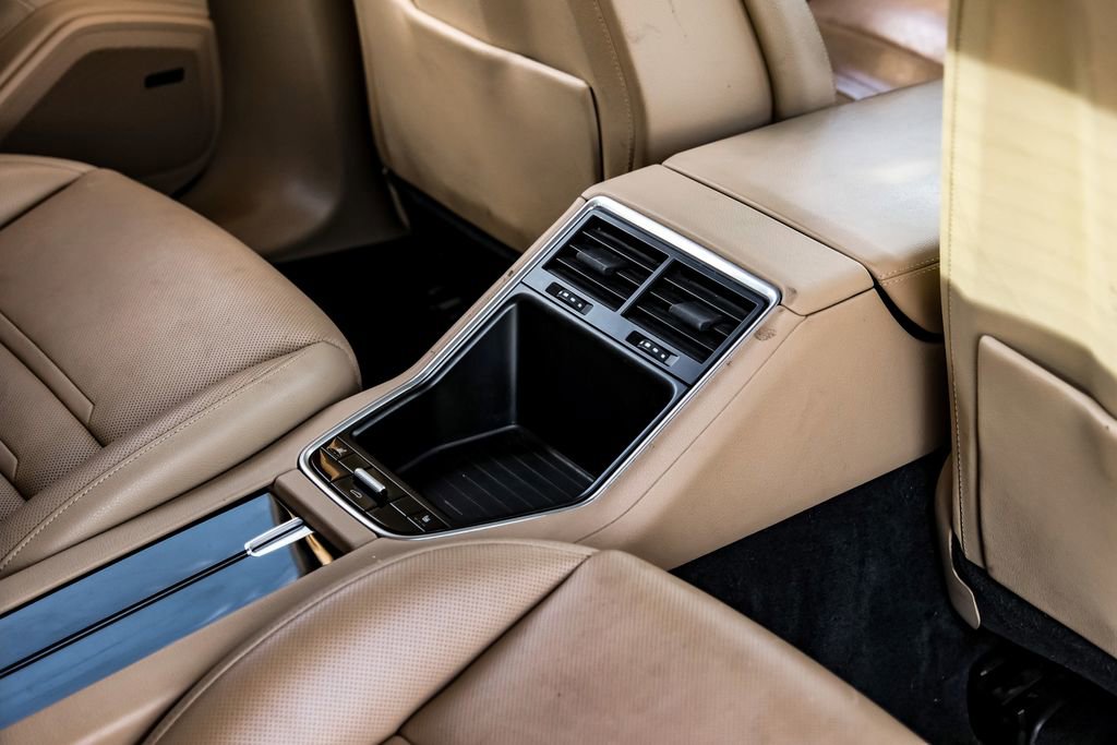 Used 2018 Porsche Panamera 4 image 48