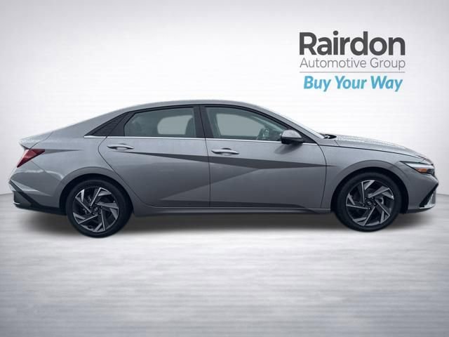 Used 2024 Hyundai Elantra Limited image 9
