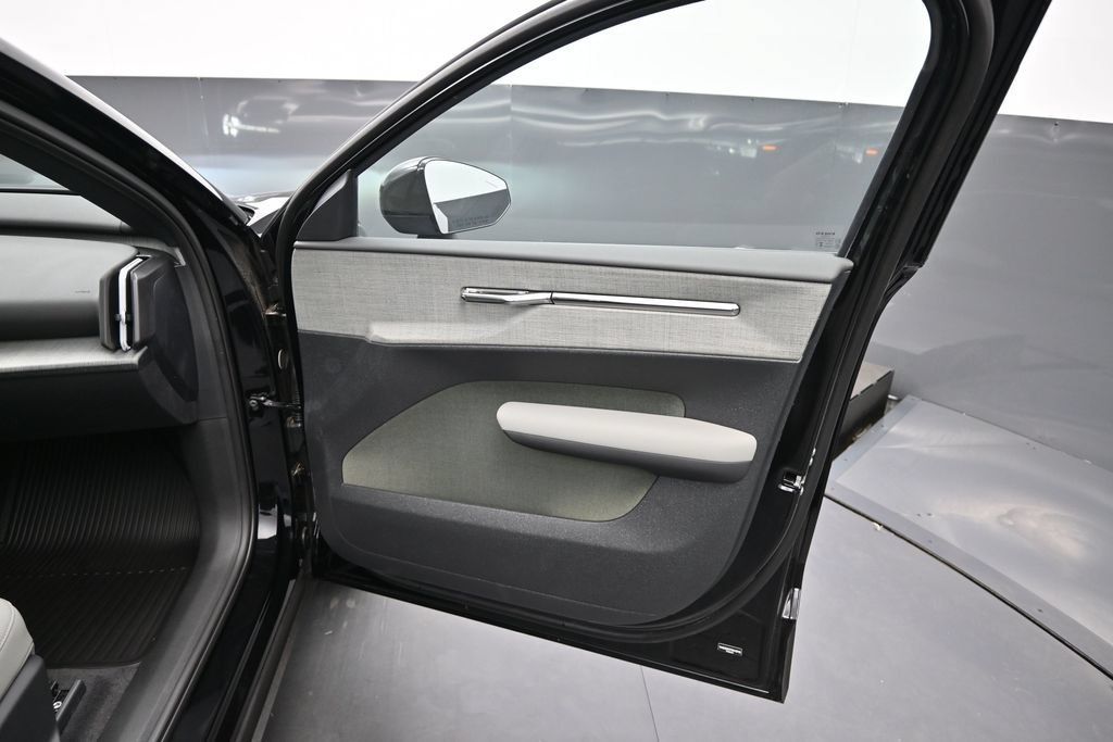 New 2026 Volvo EX30 Plus w/ Protection Package Premier AWD/4WD image 17